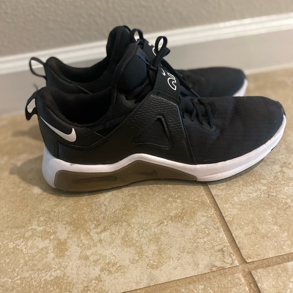 Nike air. Womens 8.5 only worn a few times - Picture 3 of 3